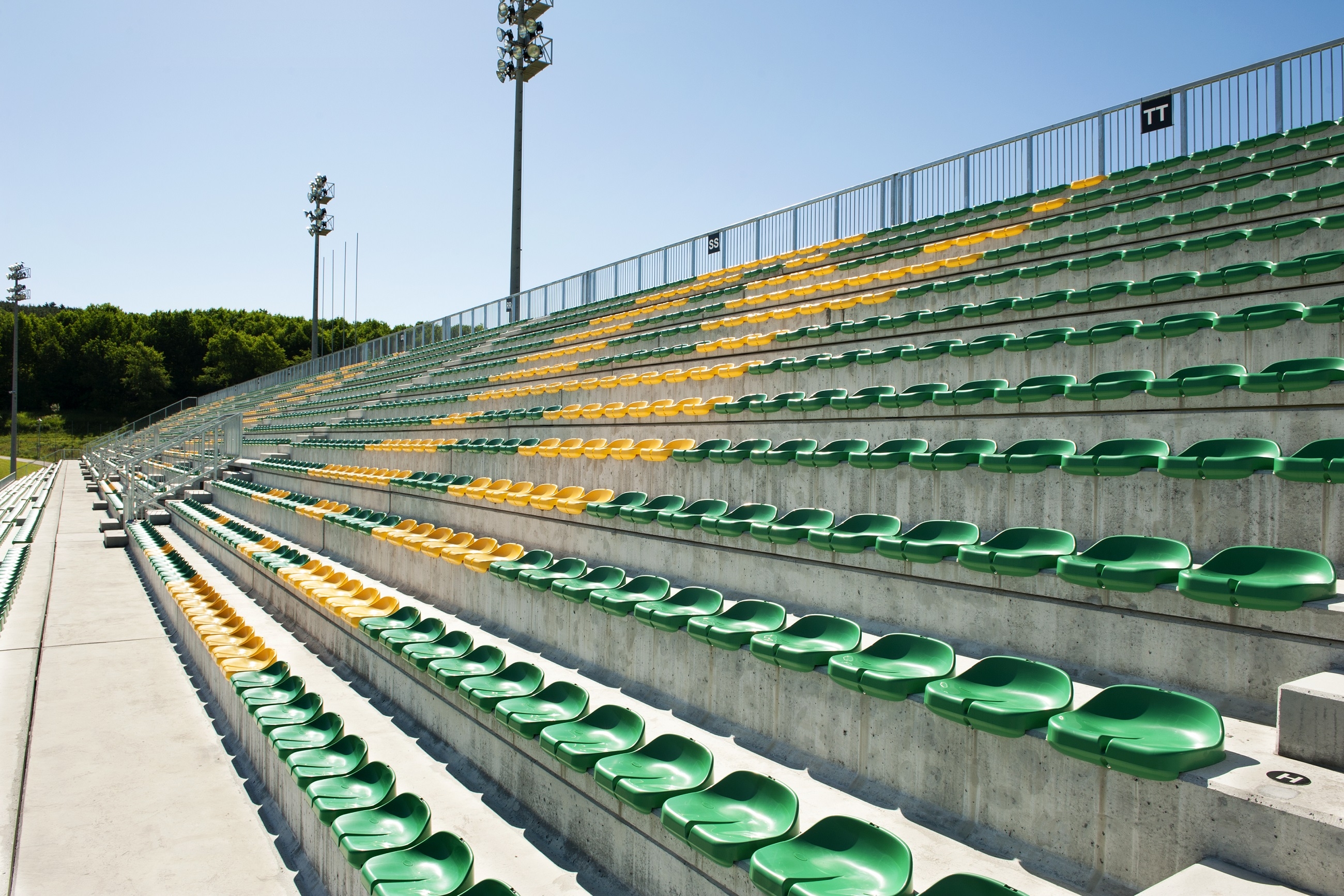 Aménagement de gradins permanents - Pavillon J3