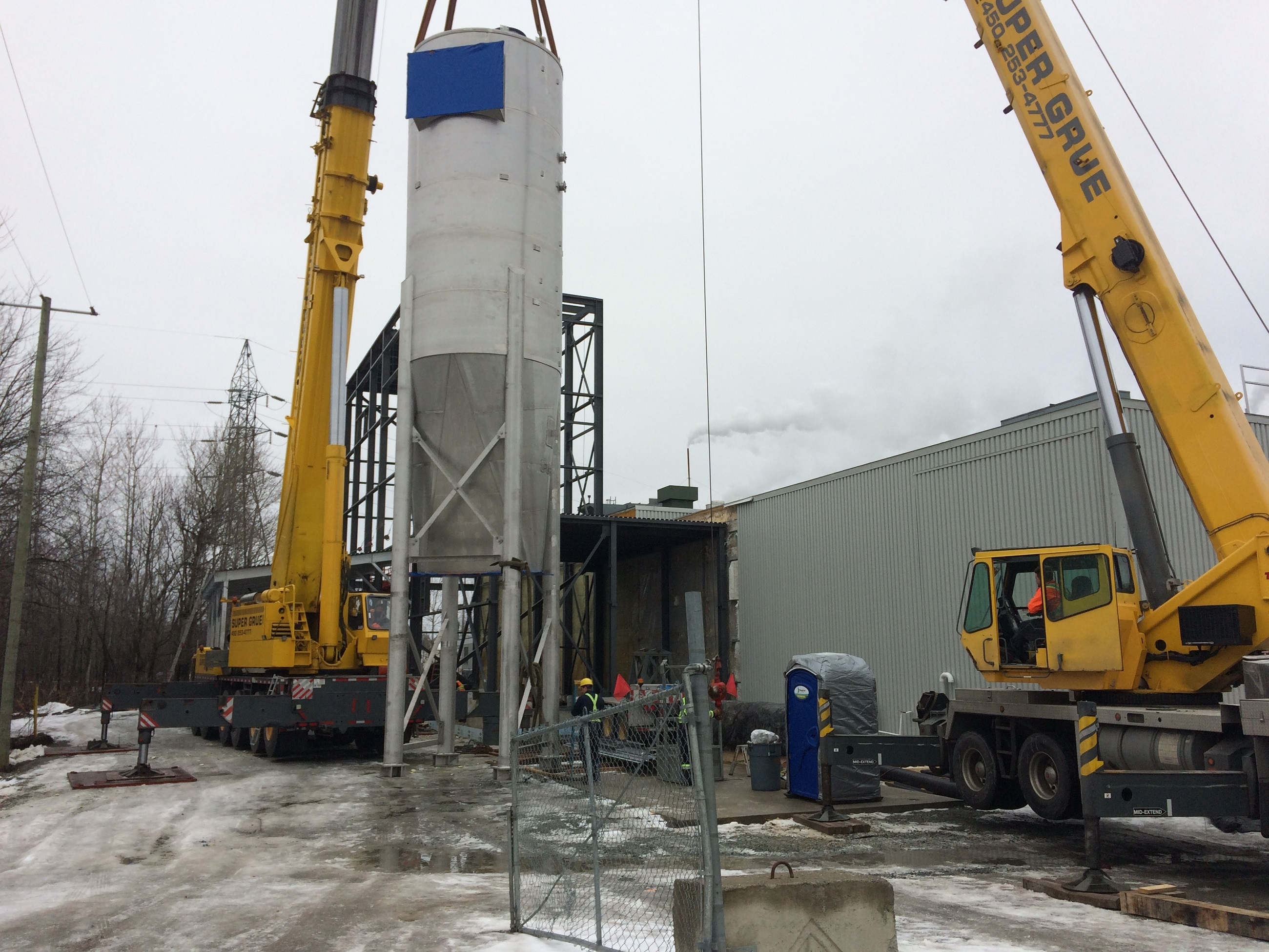 Agrandissement de l'usine pour deux silos à sucre