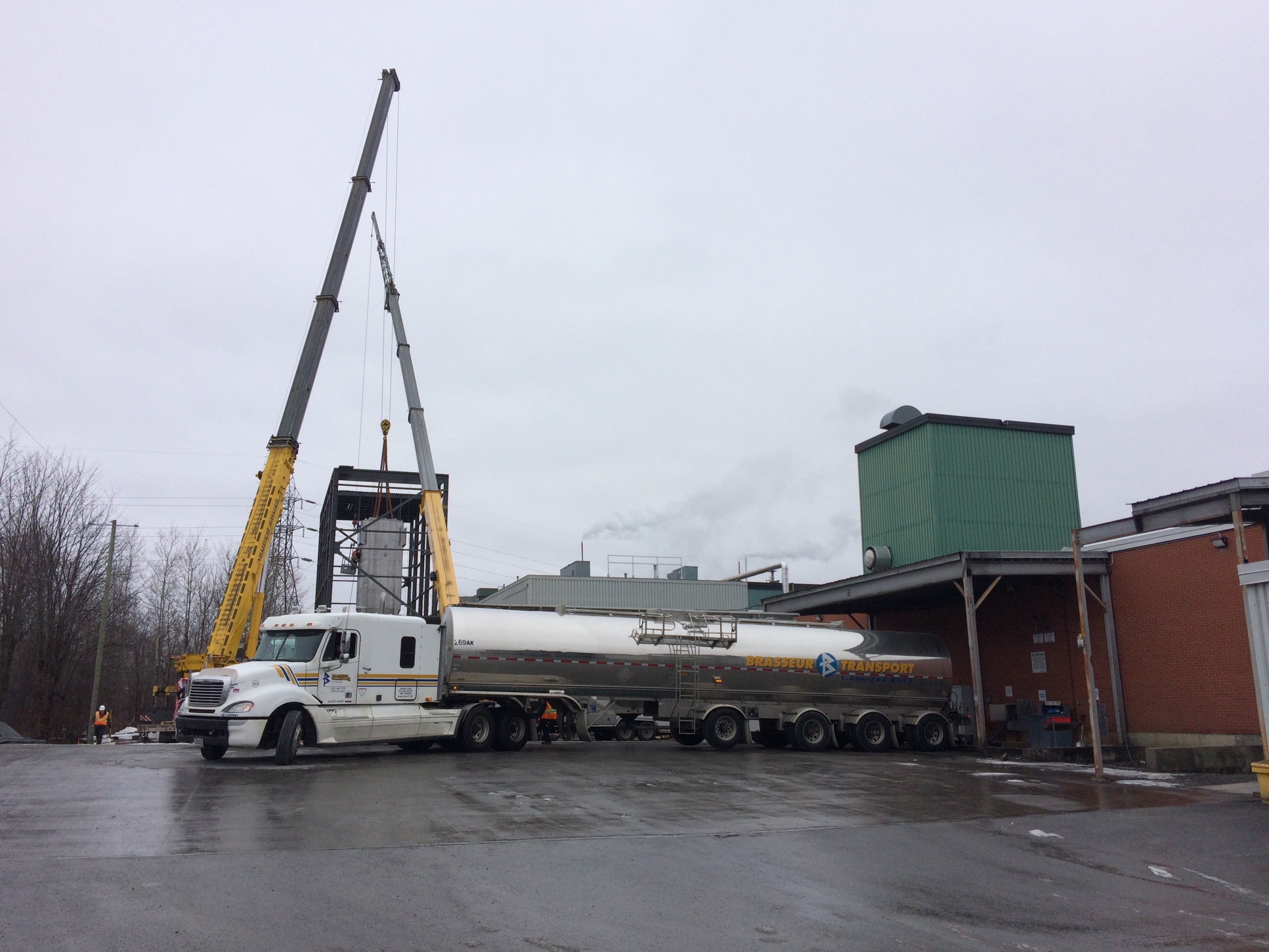 Agrandissement de l'usine pour deux silos à sucre